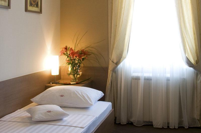 Hotel Knezevina Vranic  Ngoại thất bức ảnh