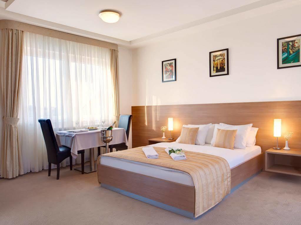 Hotel Knezevina Vranic  Ngoại thất bức ảnh